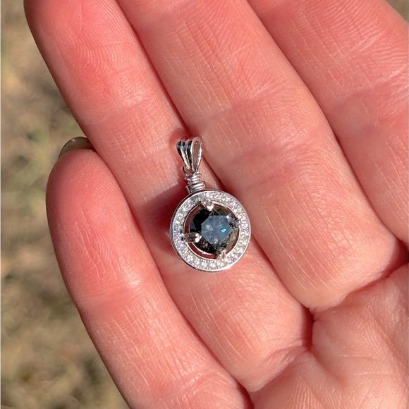 Stunning Blue Green Certified 1.20CT Moissanite halo Pendant in Sterling Silver. - Picture 6 of 8